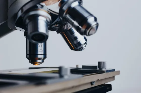 Microscopio de laboratorio