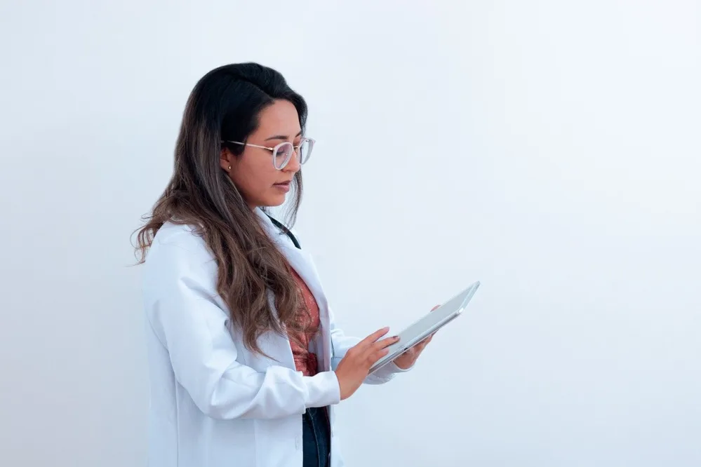 Proveemos medicamentos de alta especialidad con servicio, calidad y confianza